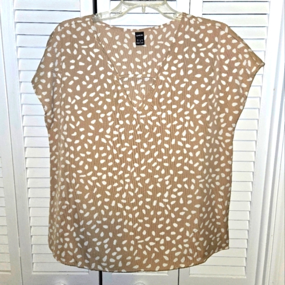 Women's M Keyhole V-neck Blouse